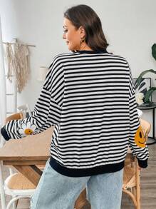 SHEIN Essnce Sudadera de mujer de talla grande con rayas negras y blancas, nueva moda de otoño, casual, deportiva y linda, tops de mujer de otoño de manga larga, sudaderas de otoño