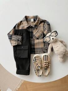 SHEIN 2 件套幼儿格子翻领长袖衬衫和休闲裤套装，男婴服装 - 黑色 - 查看 1