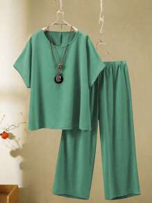 Plus Size Solid Color Round Neck Short Sleeve Top And Bear Print Pants 2 Pieces Set - Mint Green - View 1