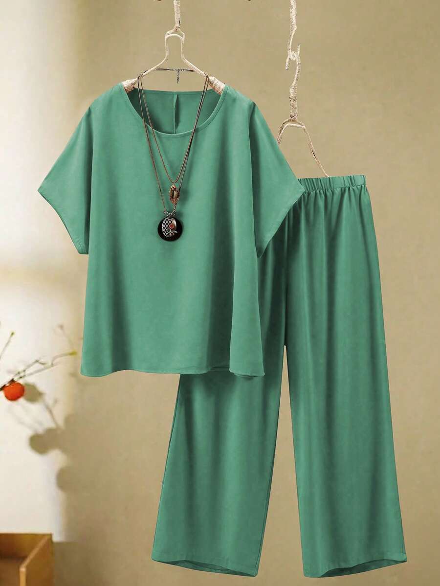 Plus Size Solid Color Round Neck Short Sleeve Top And Bear Print Pants 2 Pieces Set - Mint Green - View 1