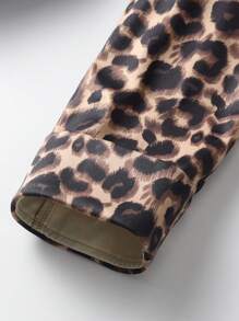 Chiquease Blazer à manches longues avec boutons et col châle imprimé léopard