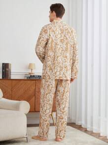 Traje informal de estar en casa con camisa y pantalones de impresión completa con botones para hombre