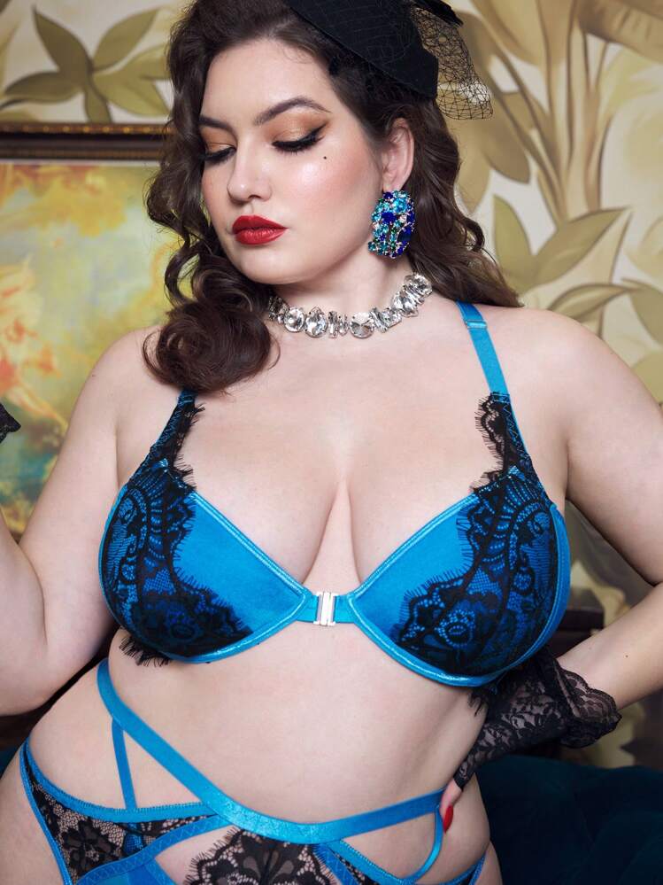 PinupPomp Plus Size Lace Patchwork Metal Decor Bralette & Wireless Bra - Multicolor - View 4