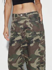 SUMWON WOMEN Street Loose Fit Camo Baggy Trousers