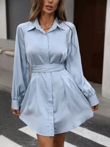 Aveloria Modichic 优雅法式时尚简约翻领系腰修身中长连衣裙，插肩袖，女士长袖，淡蓝色缎面连衣裙，女士优雅连衣裙 - 淺藍色 - 查看 3