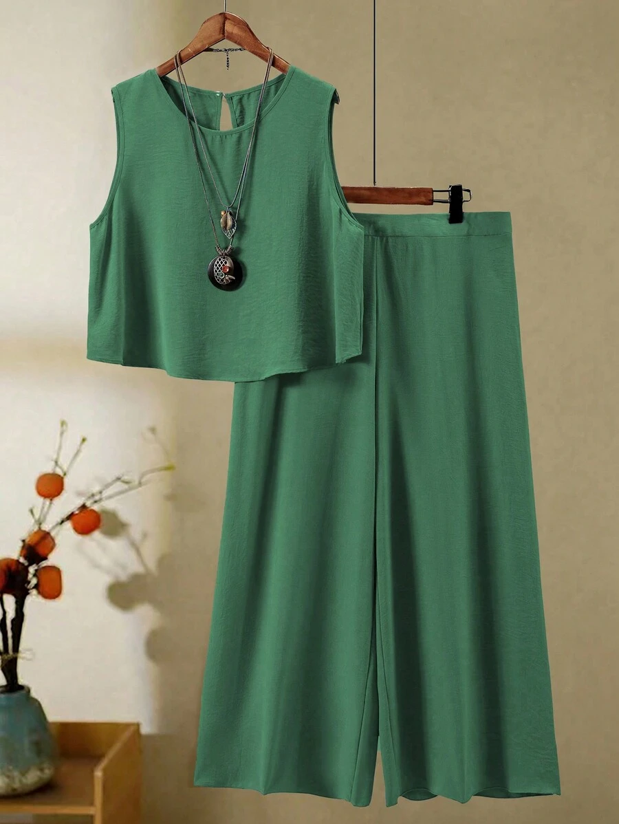 Plus Size 2pcs Set: Solid Color Sleeveless Simple Tops & Linen Texture Pants - Green - View 1
