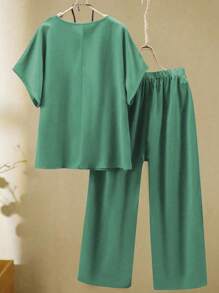 Plus Size Solid Color Round Neck Short Sleeve Top And Bear Print Pants 2 Pieces Set - Mint Green - View 2