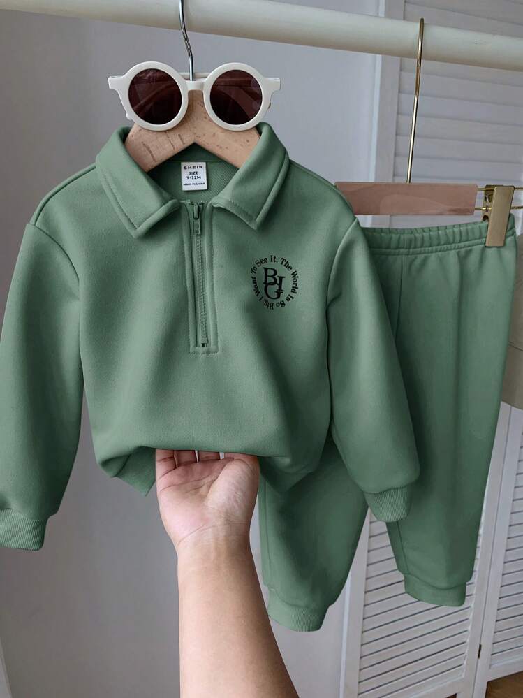 SHEIN Leap Crew 男婴 2 件套字母图案领长袖半襟套头衫和裤子，秋装 - 綠色 - 查看 3