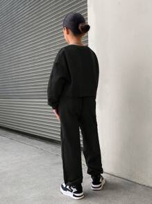SHEIN 2 件套 Tween 女童宽松复古短款圆领运动衫和纯色运动裤套装 - 黑色 - 查看 2