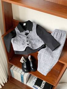 SHEIN 三件套男婴复古英伦风套装：灰色/黑色背心、领结、裤子和黑色衬衫，适合生日派对、圣诞派对、洗礼、一周岁生日庆祝、正式场合、演出和婚礼等场合。 - 灰色 - 查看 3