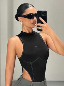 SHEIN ICON 女款 Y2k 夏季运动时尚金属字母无袖黑色紧身衣 - 黑色 - 查看 3