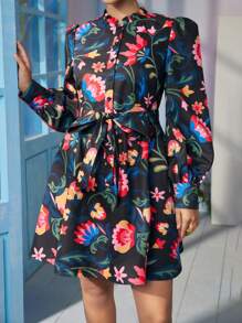 Caterine Sanchez Frida Kahlo X SHEIN X Designer 波西米亚风花卉印花荷叶边立领灯笼袖短裙配腰带，节日，派对，感恩节，度假，春季，节日 - 彩色 - 查看 7