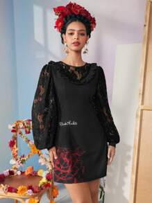 Frida Kahlo X SHEIN X Designer KATHARSIS 花朵和字母图案蕾丝拼布灯笼袖短裙，节日，派对，感恩节，生日服装，春季，节日 - 黑色 - 查看 5