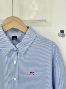 SHEIN Unity 女士蓝色条纹刺绣蝴蝶结衬衫，短款女士衬衫 - 寶藍色 - 查看 4