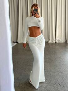 Aloruh Women's Autumn And Winter Plush Knitted Two-Piece Suit - White Cropped Pleated White Sweater Short Top + Asymmetric Fishtail Sweater Skirt, Daily Casual Commuting Early Autumn Warm Long-Sleeved Sweater Suit