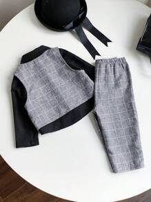 SHEIN 三件套男婴复古英伦风套装：灰色/黑色背心、领结、裤子和黑色衬衫，适合生日派对、圣诞派对、洗礼、一周岁生日庆祝、正式场合、演出和婚礼等场合。 - 灰色 - 查看 2