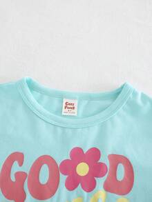 Cozy Pixies 2 件彩色花卉字母印花圆领落肩上衣和休闲短裤套装，适合年轻女孩