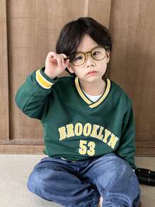 SHEIN 2 piezas Conjunto informal de deportes para niño joven, calle universitaria fresca y linda con sudadera con gráficos de letras y números + pantalones, adecuado para uso diario, escuela, salidas, ejercicio, primavera y otoño