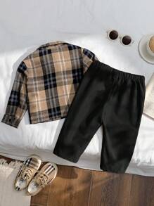 SHEIN 2 件套幼儿格子翻领长袖衬衫和休闲裤套装，男婴服装 - 黑色 - 查看 2