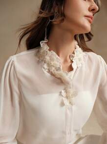 Anewsta 女士优雅手工花卉领装饰宽松轻便长袖衬衫，秋冬，长袖上衣 - 杏色 - 查看 2