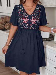 SHEIN VCAY Đầm tay ngắn thêu họa tiết cỡ lớn cho nữ - Màu xanh hải quân - Xem 1