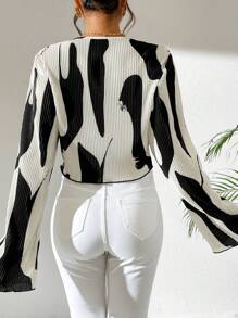 Chiquease 长袖圆领荷叶边袖口女式衬衫