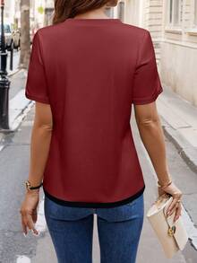 SHEIN Clasi 女士夏季休闲撞色拼接开叉 T 恤 - 酒紅色 - 查看 2