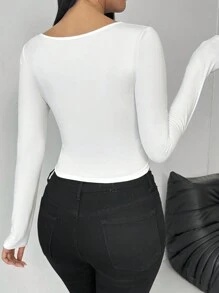 Chiquease Fitted Scoop Neck Long Sleeve T-Shirt With Padded Bust