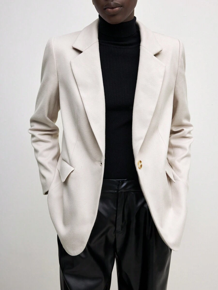 BizChic Áo khoác blazer công sở màu trơn cổ bẻ tay dài túi nút phía trước cho nữ - Màu Khaki - Xem 1