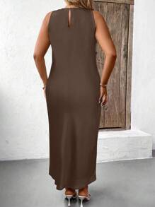 SHEIN Clasi Vestido de satén maxi para mujer de talla grande, de cuello redondo sin mangas, con bajo dividido, para uso casual cotidiano