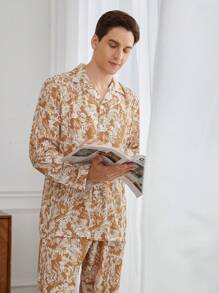 Traje informal de estar en casa con camisa y pantalones de impresión completa con botones para hombre
