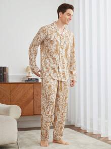 Traje informal de estar en casa con camisa y pantalones de impresión completa con botones para hombre
