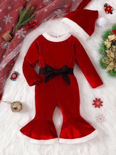 女婴两件套圣诞红色天鹅绒衣领和袖口蓬松连体衣，配长喇叭裤和腰带和圣诞帽，秋冬