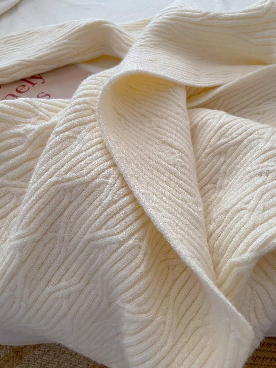 SHEIN Clasi Plus Size Cable Knit Cross Slim Fit Sweaterbusiness Casual Woman,Work Wear,Fall