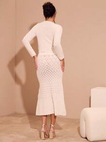 Glamine 2 件套女士前扣长袖修身毛衣和 A 字裙休闲装 - 白色 - 查看 2