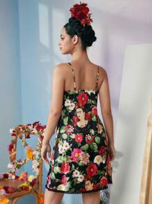 Frida Kahlo X SHEIN Flower And Surrealism Self Portrait Print Sexy Contrast Lace V-Neck Nightgown - Black - View 2