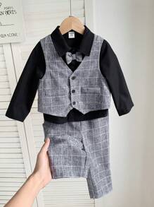 SHEIN 三件套男婴复古英伦风套装：灰色/黑色背心、领结、裤子和黑色衬衫，适合生日派对、圣诞派对、洗礼、一周岁生日庆祝、正式场合、演出和婚礼等场合。 - 灰色 - 查看 6