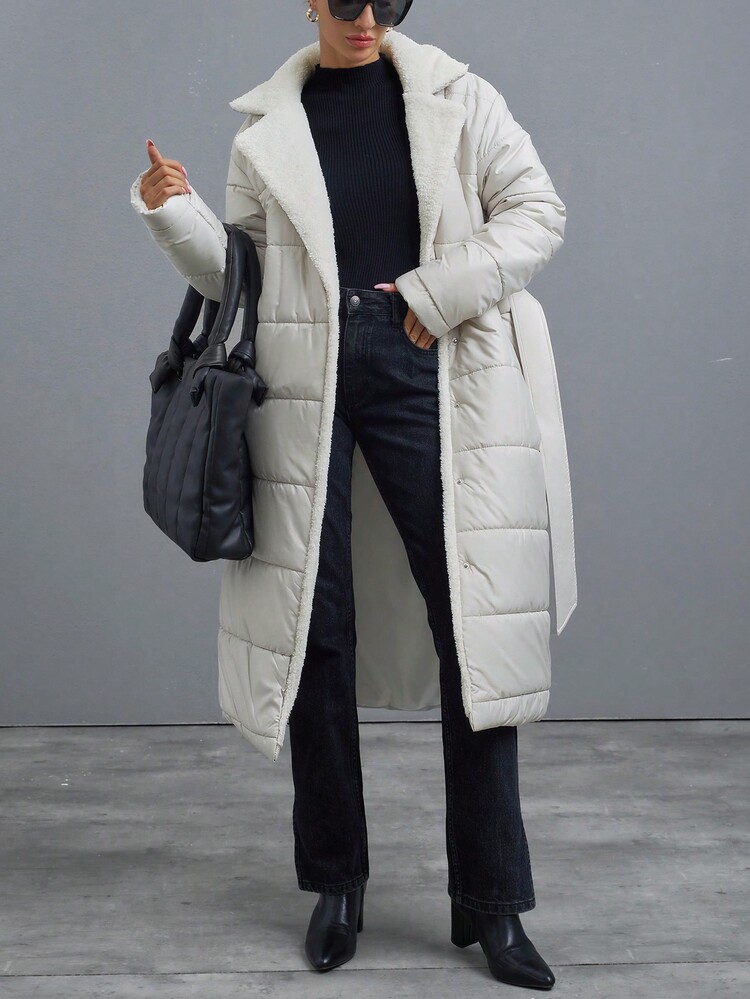 SHEIN Cottnline Áo khoác phao có đường viền vai thả, túi viền, khe ở đường may bên hông và khóa bấm, cổ áo Anh rộng làm từ vải gấu bông - Màu be - Xem 3
