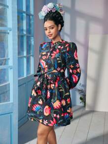 Caterine Sanchez Frida Kahlo X SHEIN X Designer 波西米亚风花卉印花荷叶边立领灯笼袖短裙配腰带，节日，派对，感恩节，度假，春季，节日 - 彩色 - 查看 9