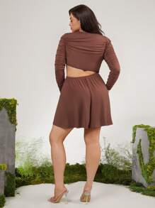 evoluSHEIN X Anitta VICTOR VON SCHWARZ Designer Plus Ruched Cutout Long Sleeve Dress, Holiday, Party, Thanksgiving, Birthday Outfits, Spring, Festival - Coffee Brown - View 5