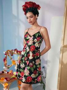 Frida Kahlo X SHEIN Flower And Surrealism Self Portrait Print Sexy Contrast Lace V-Neck Nightgown - Black - View 4