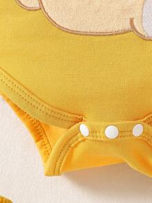 SHEIN Playful Pals Baby Girl 2pcs Set Teddy Bear Placement Print Bodysuit + Teddy Bear Digital Print Pants - Yellow - View 4