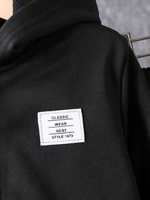 2 件套年轻男孩休闲运动黑色连帽夹克和运动裤套装，袖子和裤子上有撞色饰边，正面印有徽标，设计简约而优雅，适合秋冬穿着，经典搭配，秋冬必备服装，适合日常穿着和户外活动，连帽设计保暖 - 黑色 - 查看 4