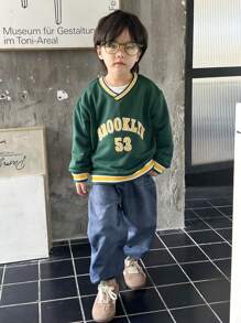 SHEIN 2 piezas Conjunto informal de deportes para niño joven, calle universitaria fresca y linda con sudadera con gráficos de letras y números + pantalones, adecuado para uso diario, escuela, salidas, ejercicio, primavera y otoño