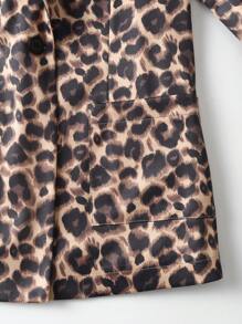 Chiquease Blazer à manches longues avec boutons et col châle imprimé léopard