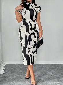Elenzga 秋季加大码女装高领紧身弹力黑白印花腰部褶皱修身迷你连衣裙长款女装假日女装 - 彩色 - 查看 1
