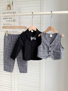 SHEIN 三件套男婴复古英伦风套装：灰色/黑色背心、领结、裤子和黑色衬衫，适合生日派对、圣诞派对、洗礼、一周岁生日庆祝、正式场合、演出和婚礼等场合。 - 灰色 - 查看 5