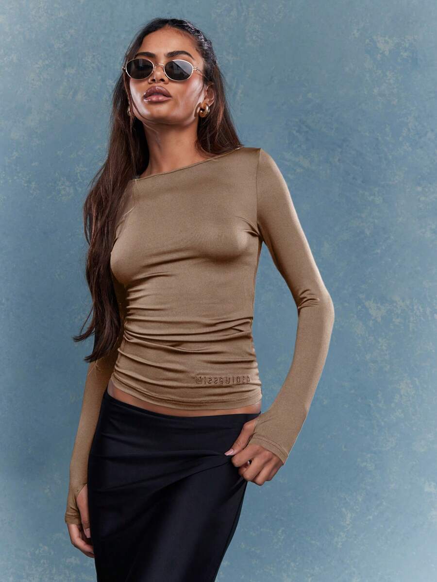 MISSGUIDED Y2K futuristiskt monterad båthals långärmad T-shirt - Brun - Visa 1