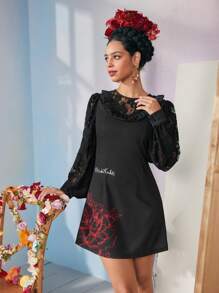 Frida Kahlo X SHEIN X Designer KATHARSIS 花朵和字母图案蕾丝拼布灯笼袖短裙，节日，派对，感恩节，生日服装，春季，节日 - 黑色 - 查看 3