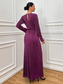 RueChic 优雅风格，褶皱缎面品质，正面带结细节的长裙